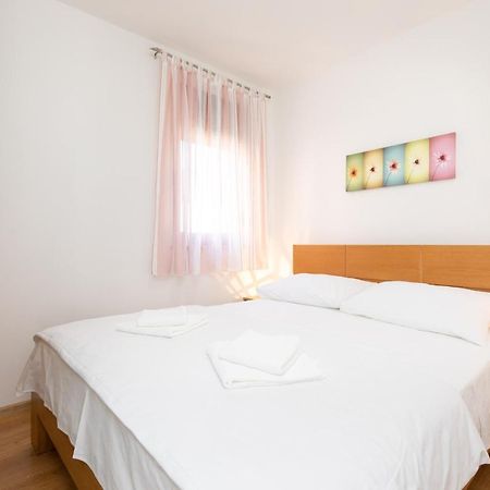 Apartment Julijana Крк Экстерьер фото