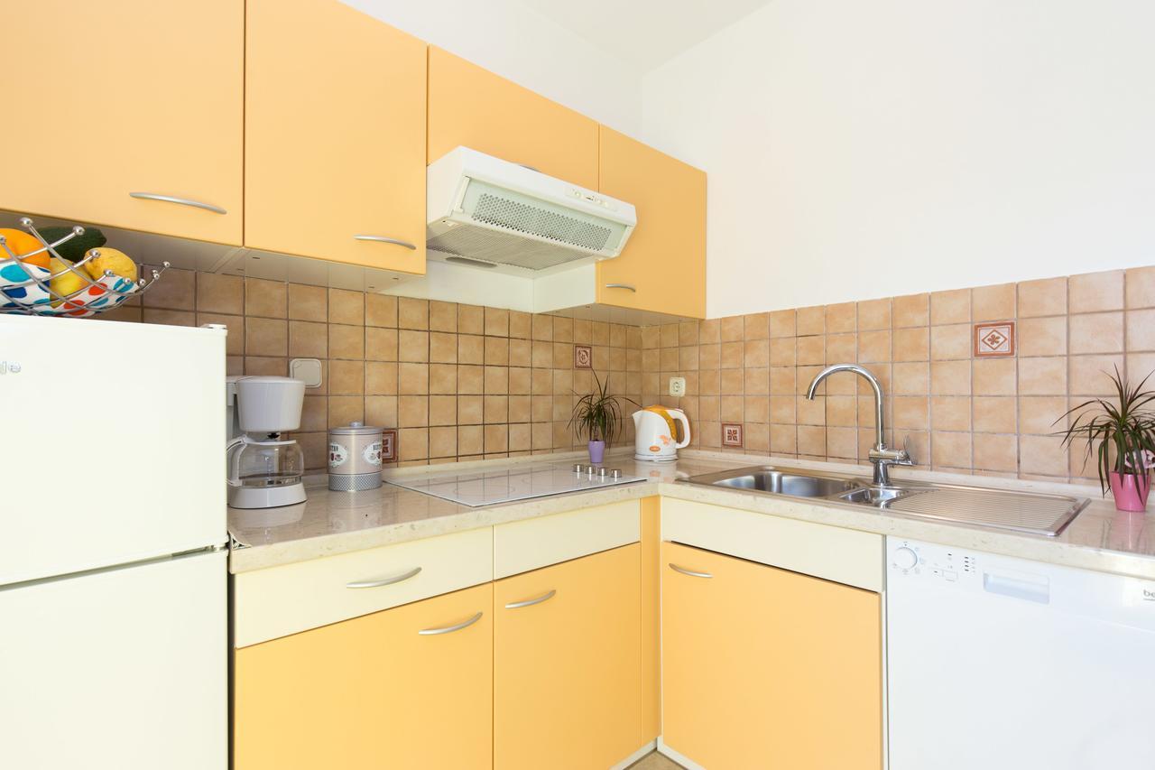 Apartment Julijana Крк Экстерьер фото